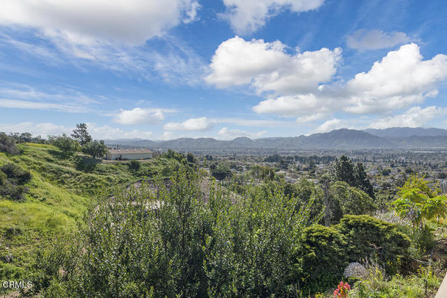 542 San Clemente Way, Camarillo CA: https://media.crmls.org/mediaz/7d7319cb-24e2-4a19-99c6-eb1ce2c36f49.jpg