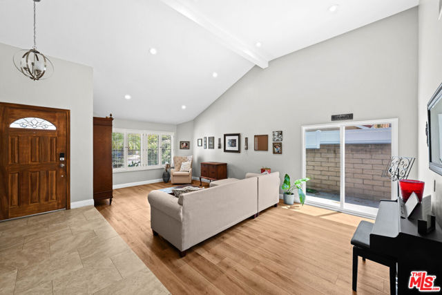 23716 Elkwood Street, West Hills CA: https://media.crmls.org/mediaz/7d7439b5-14df-4326-910c-848e1921eedf.jpg