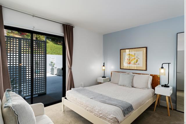 2399 Jefferson St, Carlsbad CA: https://media.crmls.org/mediaz/7d74a7e0-b4d4-4605-bd62-d381070115fe.jpg