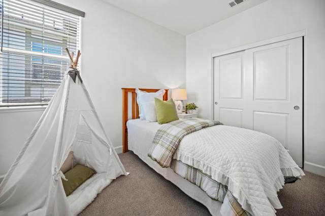 2721 Parkview Way, Marina CA: https://media.crmls.org/mediaz/7d74af14-b94c-4076-811c-07acea0ded8b.jpg