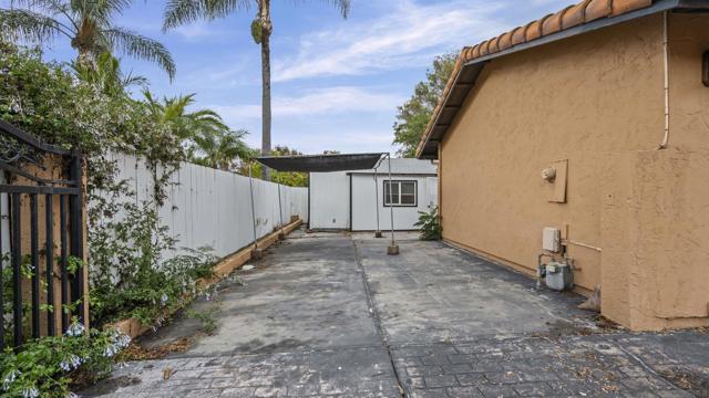 5315 Old Dairy Ct, Bonita CA: https://media.crmls.org/mediaz/7d751487-2d7c-44f3-99c1-2878989f9d36.jpg