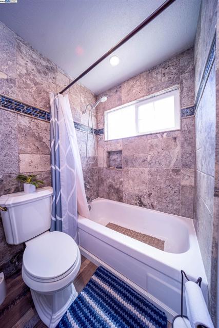 34505 Salinas Pl, Fremont CA: https://media.crmls.org/mediaz/7d756f55-47ed-42f3-91ca-cb3889496421.jpg