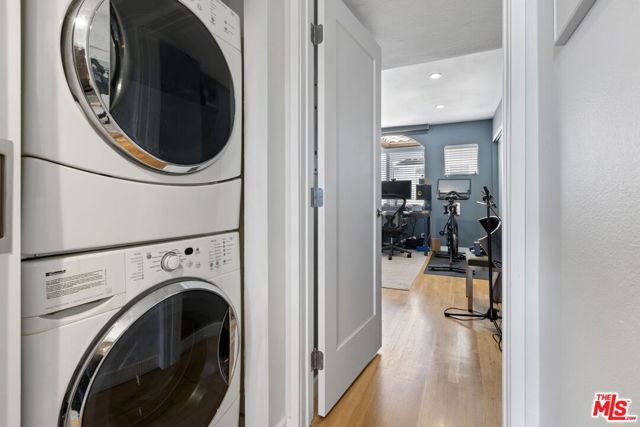 716 Maltman Avenue, Los Angeles CA: https://media.crmls.org/mediaz/7d764adb-8c64-458f-b69c-0fa8dbe07738.jpg