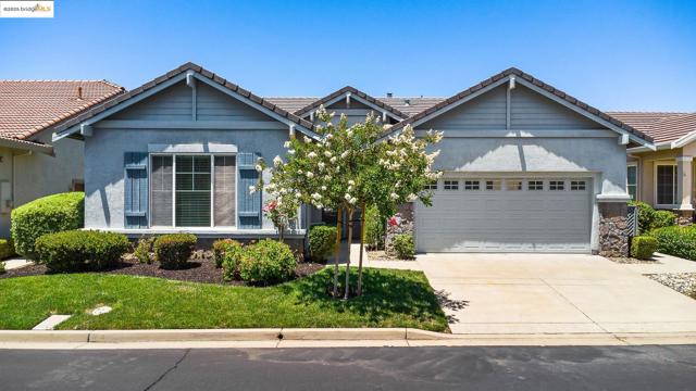 551 Quindell Way, Brentwood CA: https://media.crmls.org/mediaz/7d765a67-dd58-4e34-a108-20466e2b09a3.jpg