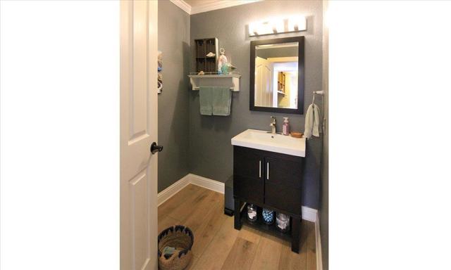 2155 Beachwood Court, Hollister CA: https://media.crmls.org/mediaz/7d76ccfb-af85-4ae2-aeb5-1dbb9c359e19.jpg