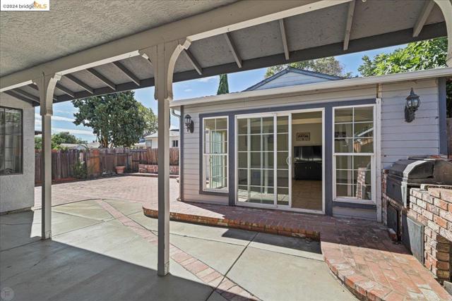 Image 29 of 40 For 79 Panoramic Avenue