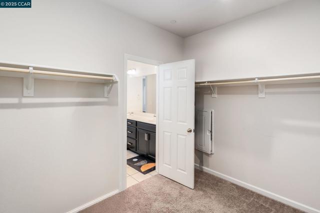 9603 Del Seis Dr, Sacramento CA: https://media.crmls.org/mediaz/7d77ba4e-aade-4f32-b5d5-426cedb0217a.jpg