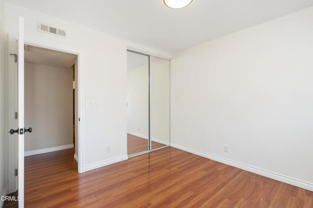 9503 Via Venezia, Burbank CA: https://media.crmls.org/mediaz/7d78991f-5065-4702-8b34-494bfc6ab440.jpg