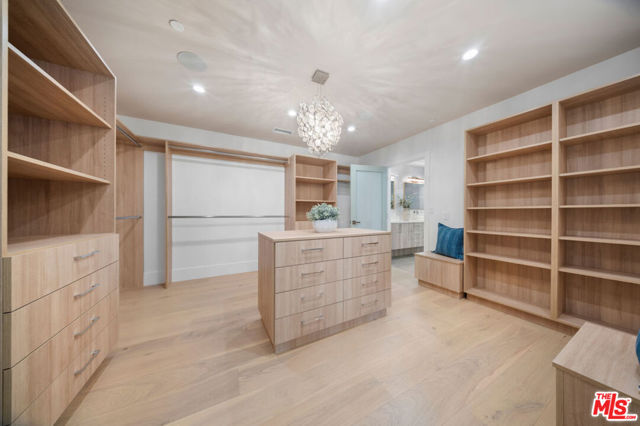 2256 Nichols Canyon Road, Los Angeles CA: https://media.crmls.org/mediaz/7d7b1332-7174-4261-ab52-42c48085048a.jpg
