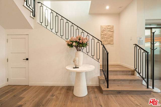 1333 Beverly Green Drive, Los Angeles CA: https://media.crmls.org/mediaz/7d7c9466-c59f-4dc5-a2e0-528956fb0551.jpg