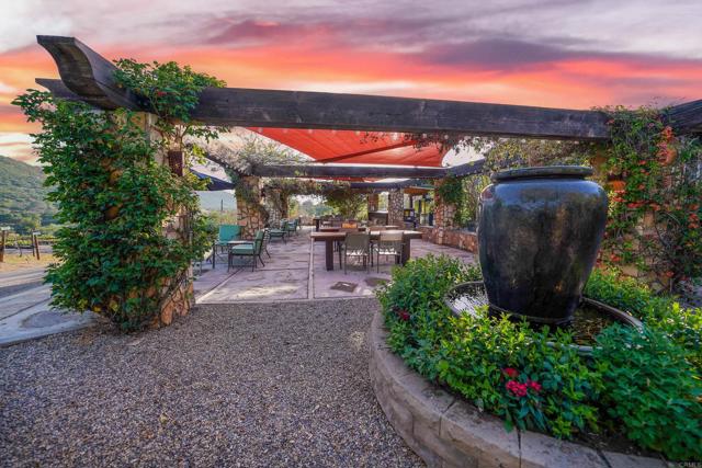 25260 E Old Julian Hwy, Ramona CA: https://media.crmls.org/mediaz/7d7d01f2-d056-47a0-81b1-9b9d03a52438.jpg