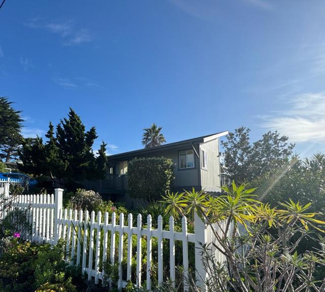 304 12th Street, Montara CA: https://media.crmls.org/mediaz/7d7d3df3-34ea-4bf0-975a-88ca262dbced.jpg