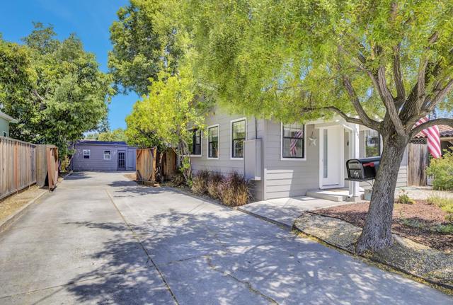 111 E Hedding Street, San Jose CA: https://media.crmls.org/mediaz/7d7d9204-e121-496b-a6d5-1398c3af02f8.jpg