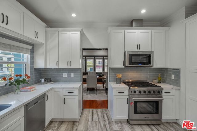 251 S Ardmore Avenue, Los Angeles CA: https://media.crmls.org/mediaz/7d7dbf48-84f0-4205-b438-41aaff813ca8.jpg