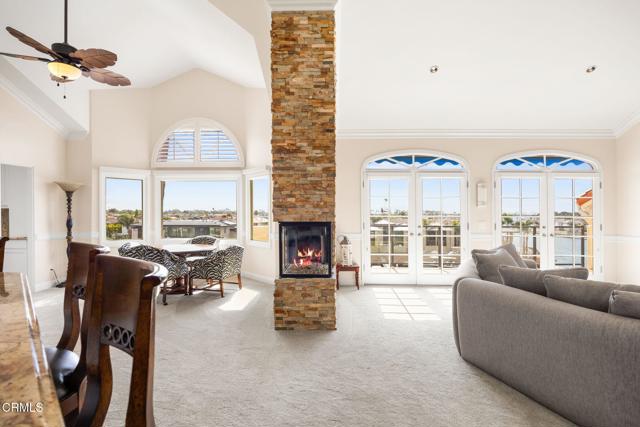 Detail Gallery Image 2 of 75 For 4252 Harbour Island Ln, Oxnard,  CA 93035 - 2 Beds | 2/1 Baths