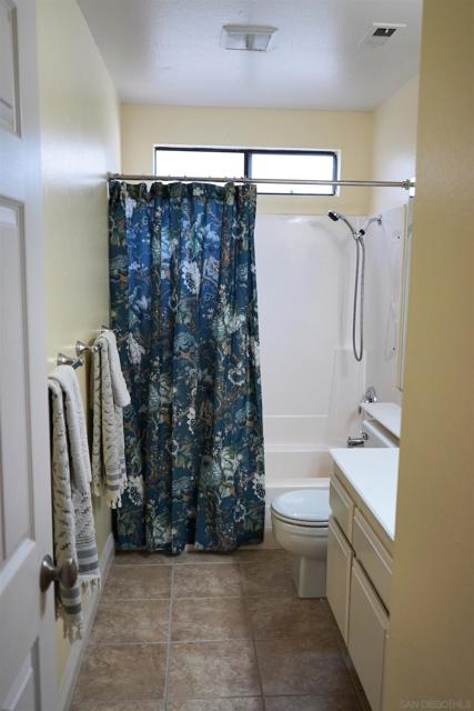 2022 Daren Glen, Escondido, California 92026, 2 Bedrooms Bedrooms, ,2 BathroomsBathrooms,Condominium,For Sale,Daren Glen,240028978SD