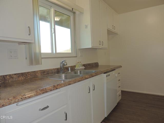 Detail Gallery Image 4 of 17 For 2228 Camilar Dr, Camarillo,  CA 93010 - 2 Beds | 2 Baths