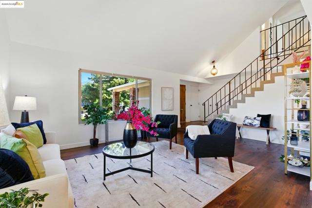 640 Mt Duncan, Clayton CA: https://media.crmls.org/mediaz/7d7ecee5-d0ad-48b4-b2e7-28e0309c970d.jpg