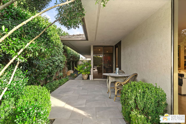 46 Princeton Drive, Rancho Mirage CA: https://media.crmls.org/mediaz/7d7ef55f-e62b-4ee1-bbc0-e2666978c379.jpg