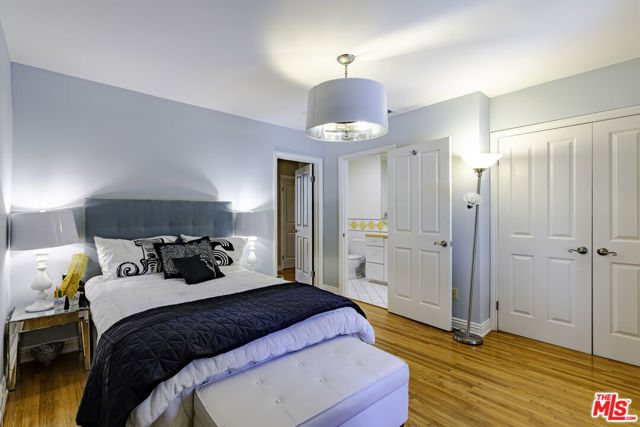 2250 Betty Lane, Beverly Hills CA: https://media.crmls.org/mediaz/7d7f7ee8-7eef-4a15-b8e4-91e9f0d2edd2.jpg