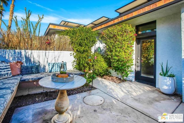 45864 Shadow Mountain Drive, Palm Desert CA: https://media.crmls.org/mediaz/7d7fd30c-c619-4f43-aa09-f9bf8d117dc6.jpg