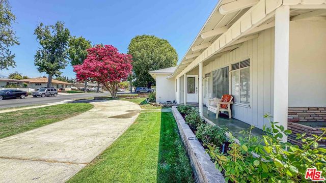565 W El Morado Court, Ontario CA: https://media.crmls.org/mediaz/7d80ca1a-fdd2-40ff-ada7-079f8396d275.jpg