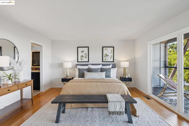 5920 Ascot Dr, Oakland CA: https://media.crmls.org/mediaz/7d81d01f-1a17-462e-a764-dee91c498d00.jpg