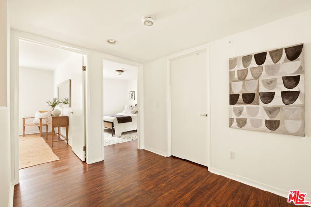 1212 Ocean Park Boulevard, Santa Monica CA: https://media.crmls.org/mediaz/7d823f29-27c9-47bb-81f8-0e4eeab093b9.jpg