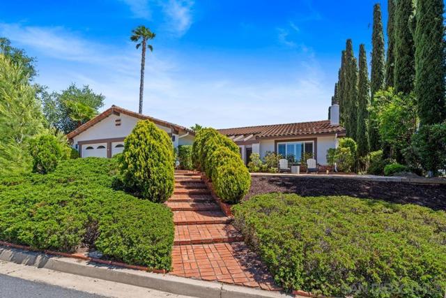 17109 Cloudcroft Dr, Poway CA: https://media.crmls.org/mediaz/7d8241a5-e93f-42e3-a305-7fd2082d265f.jpg