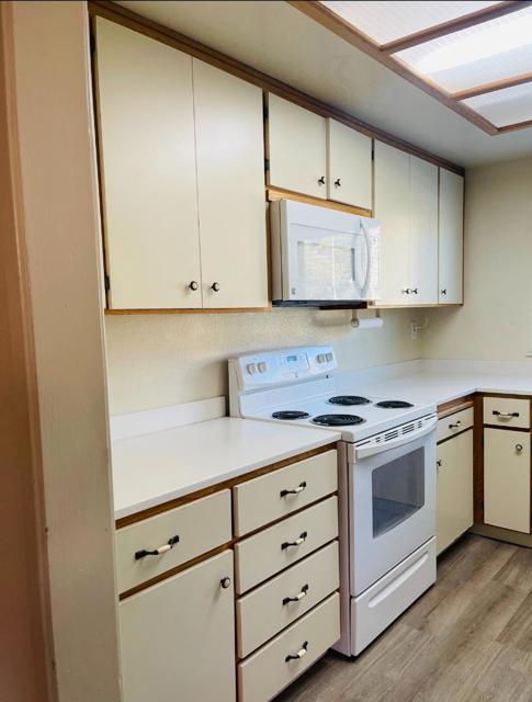 2101 Darnis Circle, Morgan Hill CA: https://media.crmls.org/mediaz/7d82b51a-45de-4d49-af1a-f7a28ed9ca7c.jpg