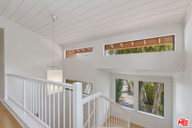 23454 Park Hermosa, Calabasas CA: https://media.crmls.org/mediaz/7d830437-f7b5-4694-94c9-6a31b9f6d30a.jpg