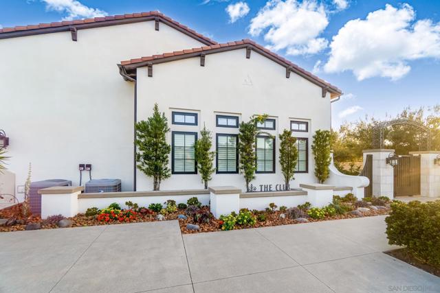 8112 Auberge Cir, San Diego CA: https://media.crmls.org/mediaz/7d8392d4-5705-4926-8a0a-a537188ddf4e.jpg