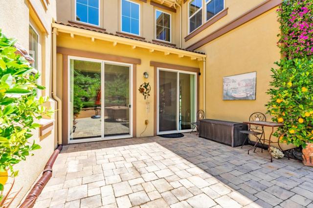 1930 Saffron Court, Gilroy CA: https://media.crmls.org/mediaz/7d83a2e7-6480-44ec-bc2f-786e8b451e0a.jpg