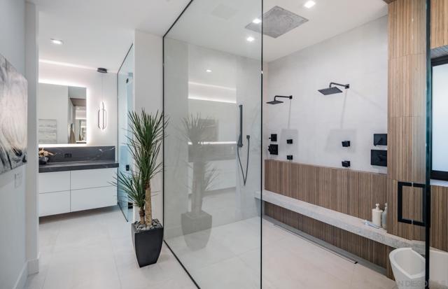 3240 Piragua St, Carlsbad CA: https://media.crmls.org/mediaz/7d83d382-c29c-43a5-8dbc-0ae7ff2da909.jpg