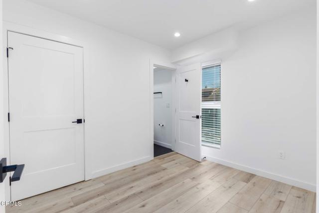 Detail Gallery Image 11 of 15 For 4179 Normandie Ave #1/2,  Los Angeles,  CA 90037 - 4 Beds | 3 Baths