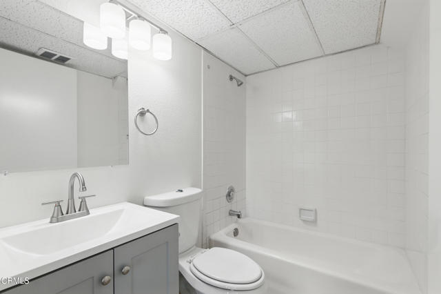 1842 N Alvarado Street, Los Angeles CA: https://media.crmls.org/mediaz/7d84636b-ce79-4c5e-a6e3-d5dac1c6ce43.jpg