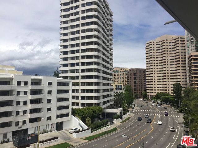 10660 WILSHIRE Boulevard, Los Angeles CA: https://media.crmls.org/mediaz/7d84a6db-b96c-4ffe-9af5-83653307561a.jpg