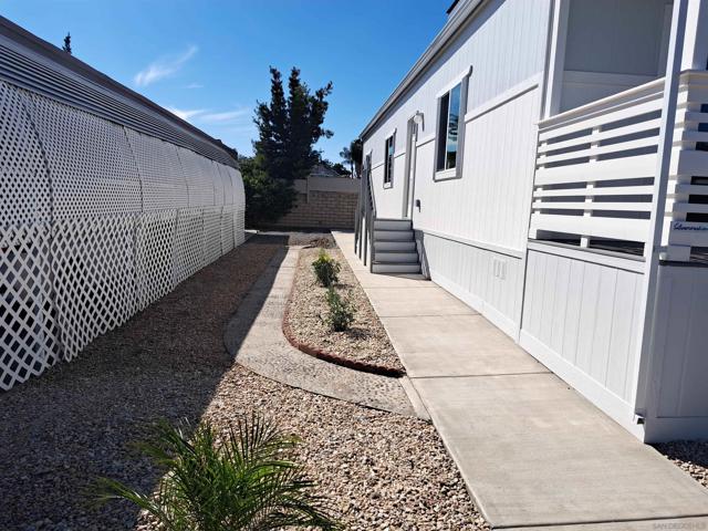 1401 El Norte Parkway, San Marcos CA: https://media.crmls.org/mediaz/7d854525-2b1d-42e8-baeb-d5d619161c7b.jpg
