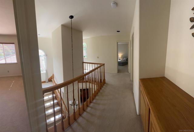 2176 Eastridge Loop, Oxnard CA: https://media.crmls.org/mediaz/7d858b28-e03f-415e-bf45-cb4ea34143f3.jpg