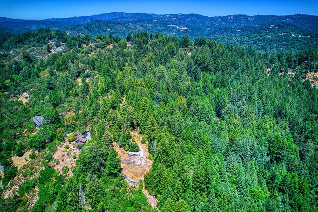 1374 Weston Ridge Road, Scotts Valley CA: https://media.crmls.org/mediaz/7d85d598-0434-42ea-a12f-993fbd63b510.jpg