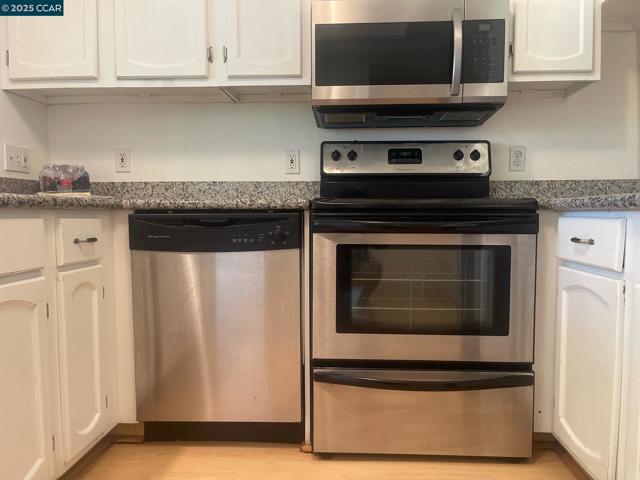 1140 Detroit Avenue, Concord CA: https://media.crmls.org/mediaz/7d860582-3c33-4197-8ef3-f0a657a7fffe.jpg
