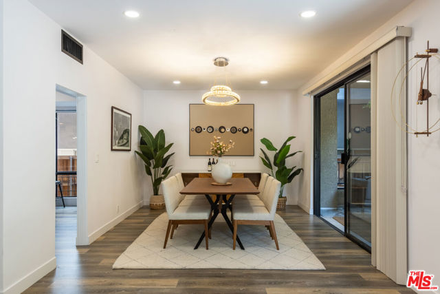 1210 N Kings Road, West Hollywood CA: https://media.crmls.org/mediaz/7d86989a-980f-44b4-a15c-cc332b3963e3.jpg