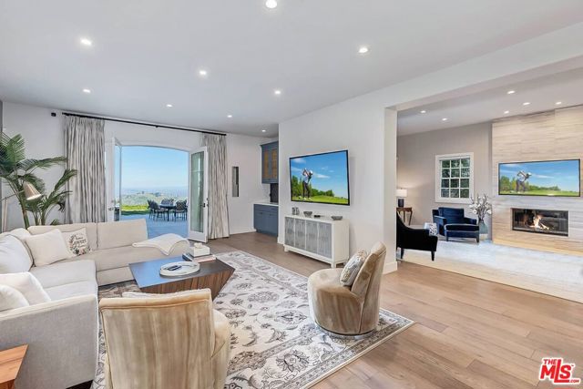 2322 Canyonback Road, Los Angeles CA: https://media.crmls.org/mediaz/7d86b305-576b-49c5-8c07-c17671c710f3.jpg
