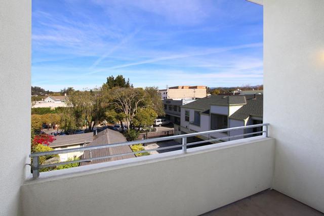224 Laurel Street, Santa Cruz CA: https://media.crmls.org/mediaz/7d86c201-f966-461f-a2eb-2cbe25a1348b.jpg
