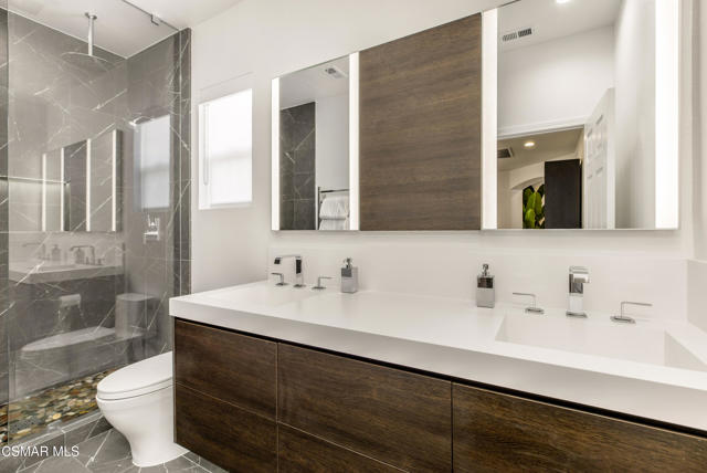 6072 Mandeville Place, Oak Park CA: https://media.crmls.org/mediaz/7d86cc77-3ae9-4904-b712-db4fe467c6f0.jpg