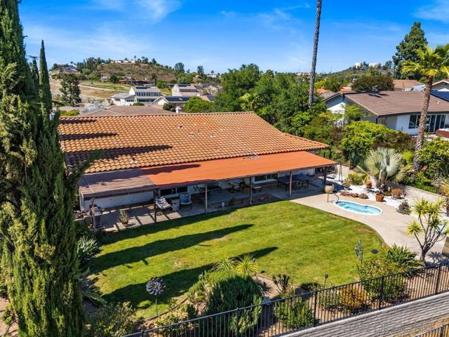 17109 Cloudcroft Dr, Poway CA: https://media.crmls.org/mediaz/7d881829-ec0f-4349-a7db-4c97d0f6bff7.jpg
