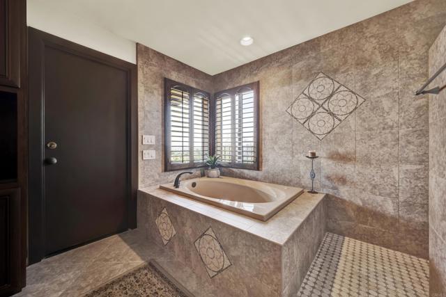 1310 Miracielo Court, San Marcos CA: https://media.crmls.org/mediaz/7d8860be-417f-4902-8c16-5a4326b0a510.jpg