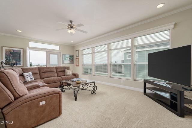 5540 W 5th Street, Oxnard CA: https://media.crmls.org/mediaz/7d8865da-92da-475f-9b13-8ccc62ad12a1.jpg