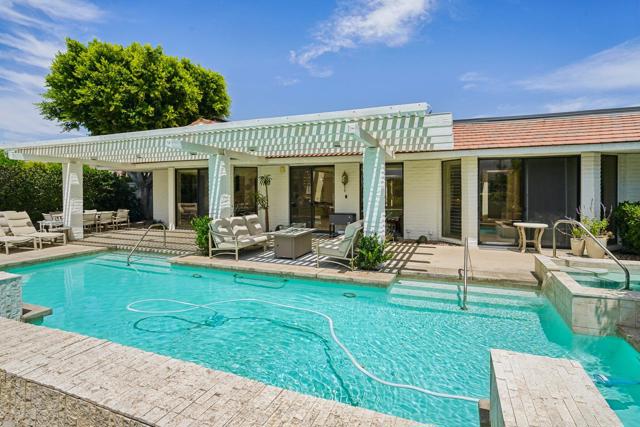 23 Park Lane, Rancho Mirage CA: https://media.crmls.org/mediaz/7d8865ff-6ad0-4906-b73e-0b308c286dc3.jpg