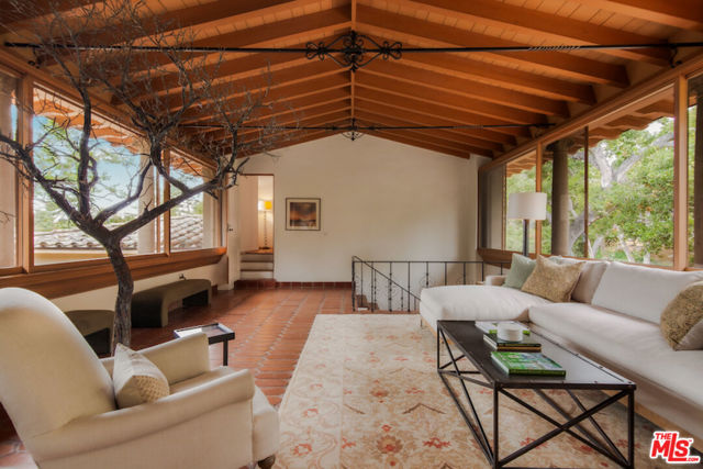 405 Toro Canyon Road, Carpinteria CA: https://media.crmls.org/mediaz/7d88e653-c89c-49a7-95c4-f917bbbcba11.jpg